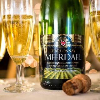Fles en glas Chardonnay Meerdael