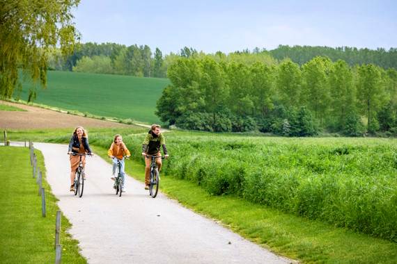 Gezin op fiets in Pajottenland