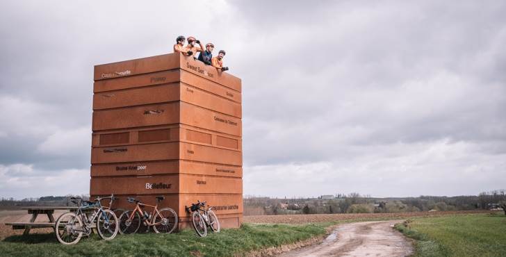 Gravelaars rusten op uitkijkpunt